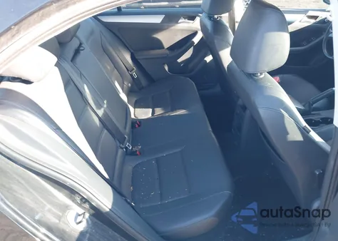 2013 Volkswagen Jetta 2.5L Se z USA, uszkodzony, nr VIN 3VWDP7AJ8DM444059